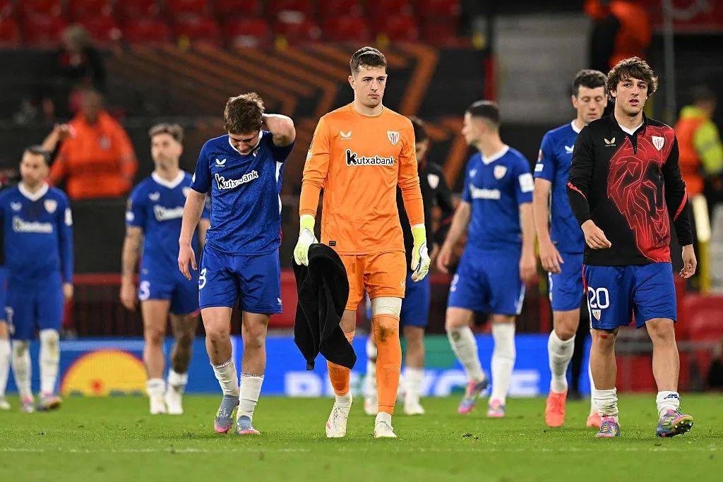 九游游戏体验包含关键时刻突围战来临，巴塞罗那围绕欧联遗憾出局，球迷炸锅，年轻球员得到机会的词条